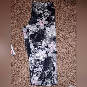 Black with gray & pink flowers tights